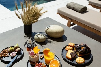 santorini sky luxury resort