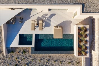 santorini sky luxury resort