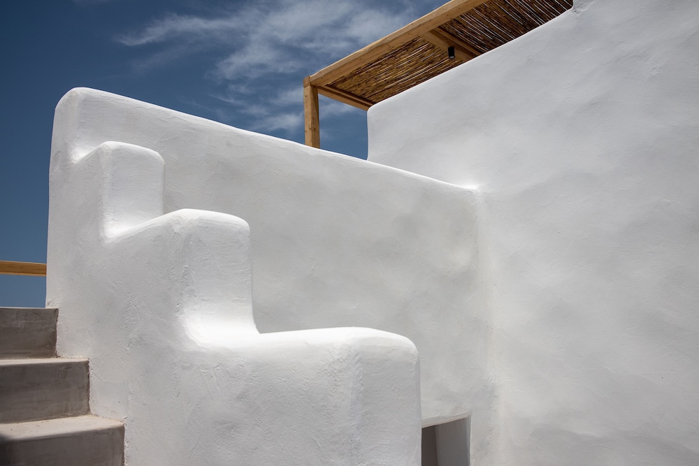 seesoo paros beachfront resort