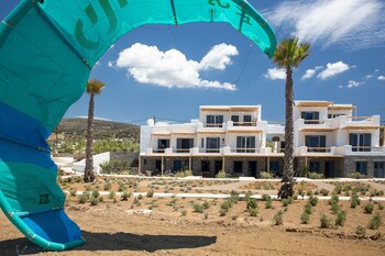 seesoo paros beachfront resort