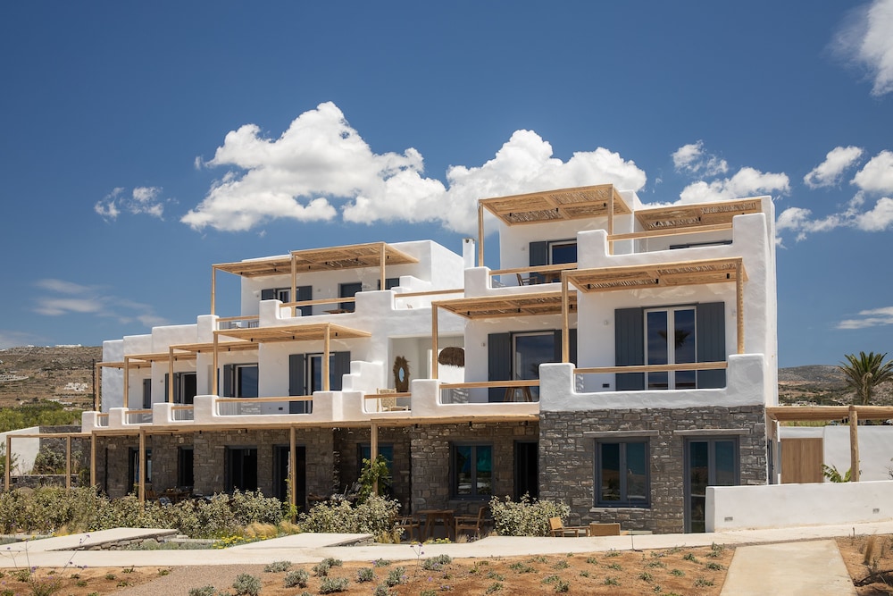 seesoo paros beachfront resort
