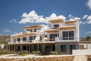 seesoo paros beachfront resort