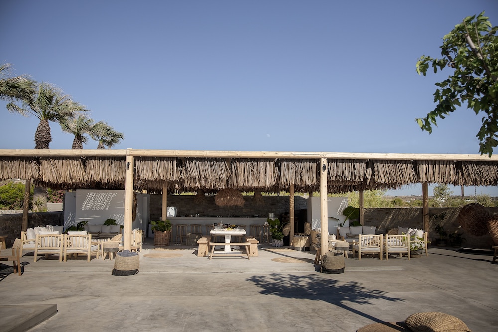 seesoo paros beachfront resort