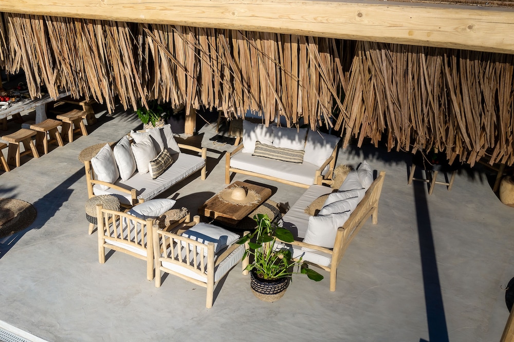 seesoo paros beachfront resort