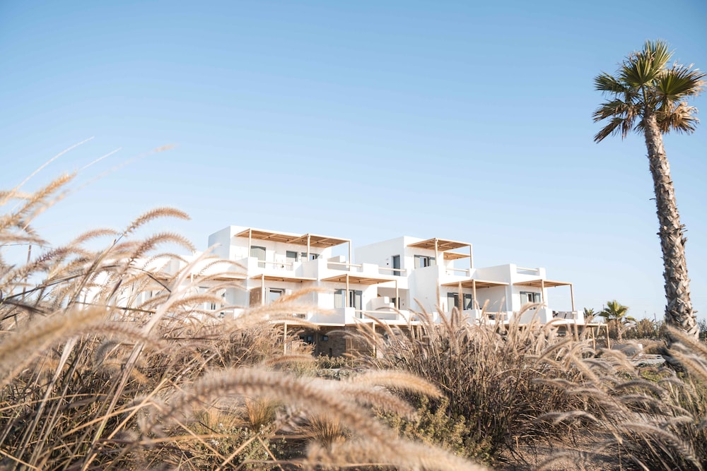 seesoo paros beachfront resort