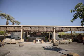 seesoo paros beachfront resort