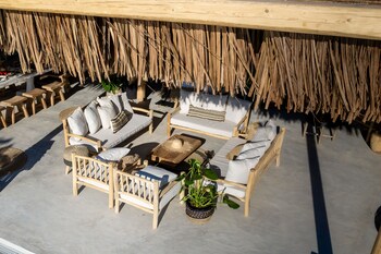 seesoo paros beachfront resort