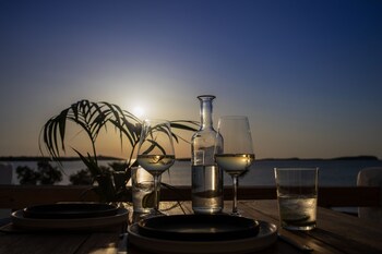 seesoo paros beachfront resort