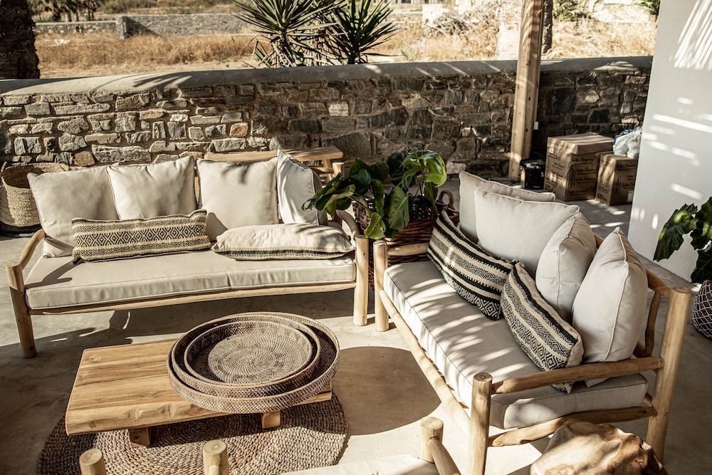 seesoo paros beachfront resort
