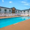 econo lodge inn and suites