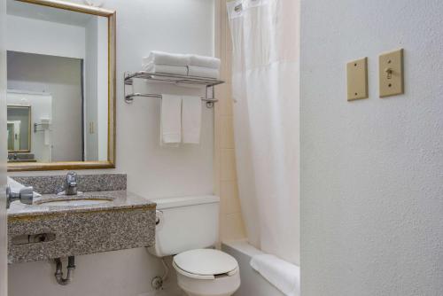 econo lodge inn and suites