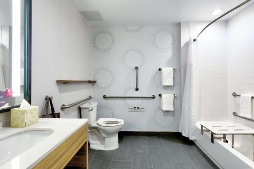 tru by hilton austin nw arboretum tx