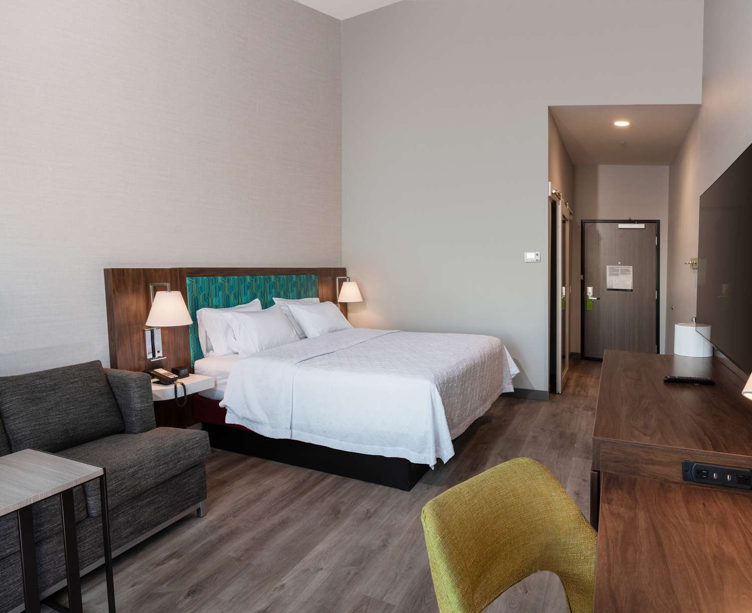 hampton inn riverside march air force base