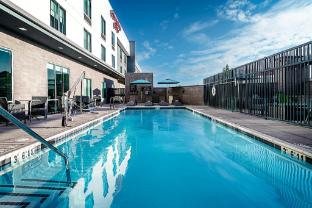 hampton inn riverside march air force base