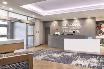 Hampton Inn & Suites St. Charles Old Town Area,Frontier Township>>Alton,3 star