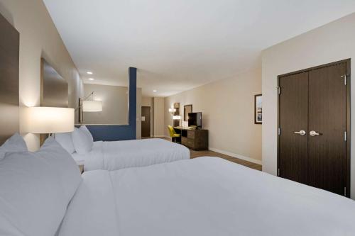 comfort suites cincinnati university downtown