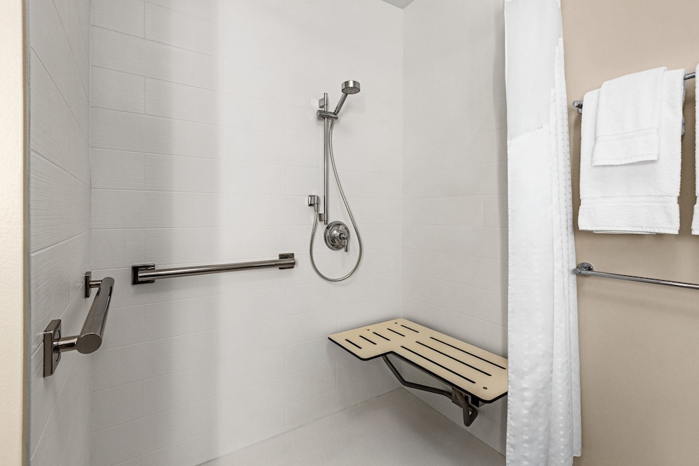 holiday inn express and suites ukiah an ihg hotel