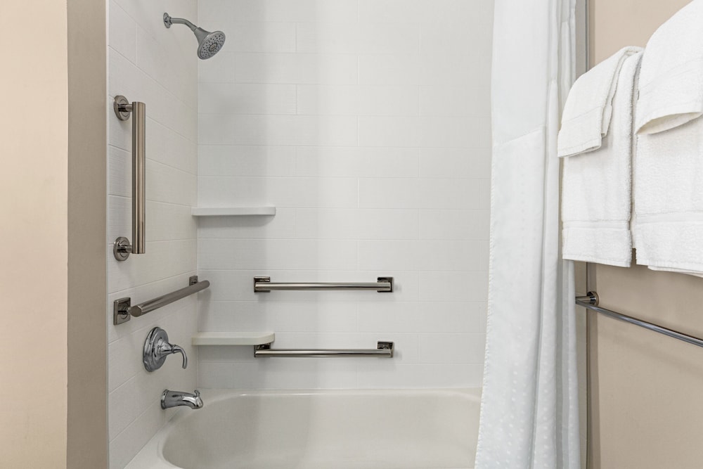 holiday inn express and suites ukiah an ihg hotel