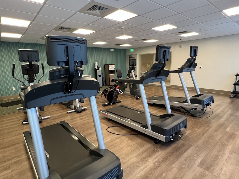 holiday inn express and suites ukiah an ihg hotel