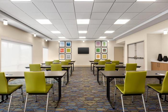holiday inn express and suites ukiah an ihg hotel