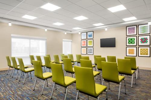 holiday inn express and suites ukiah an ihg hotel