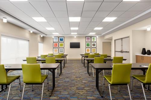 holiday inn express and suites ukiah an ihg hotel