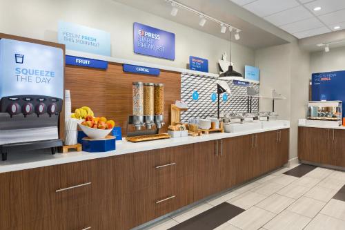 holiday inn express and suites ukiah an ihg hotel