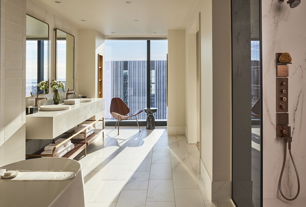 omni boston hotel at the seaport