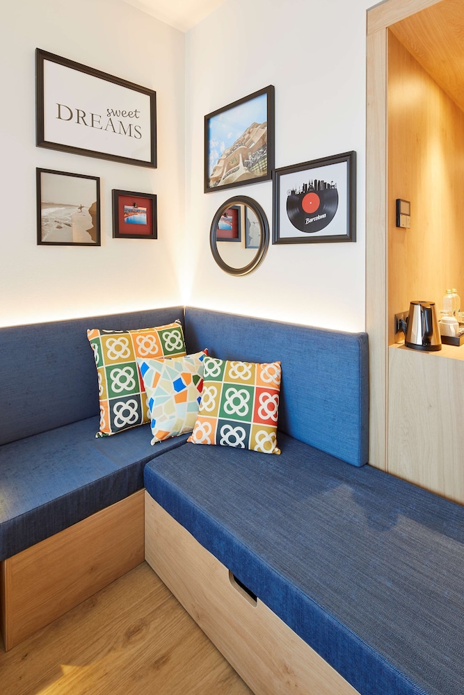 hampton by hilton barcelona fira gran via