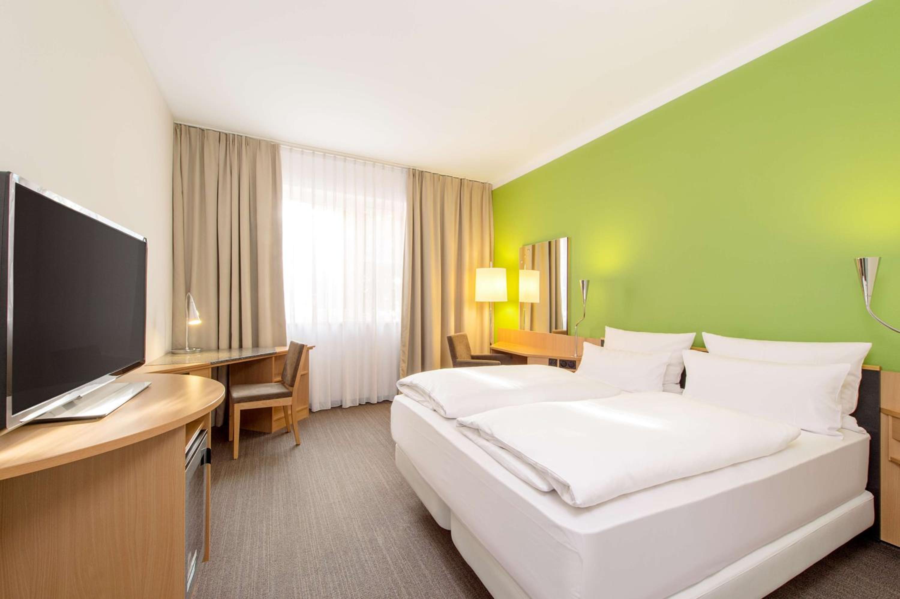 hampton by hilton barcelona fira gran via