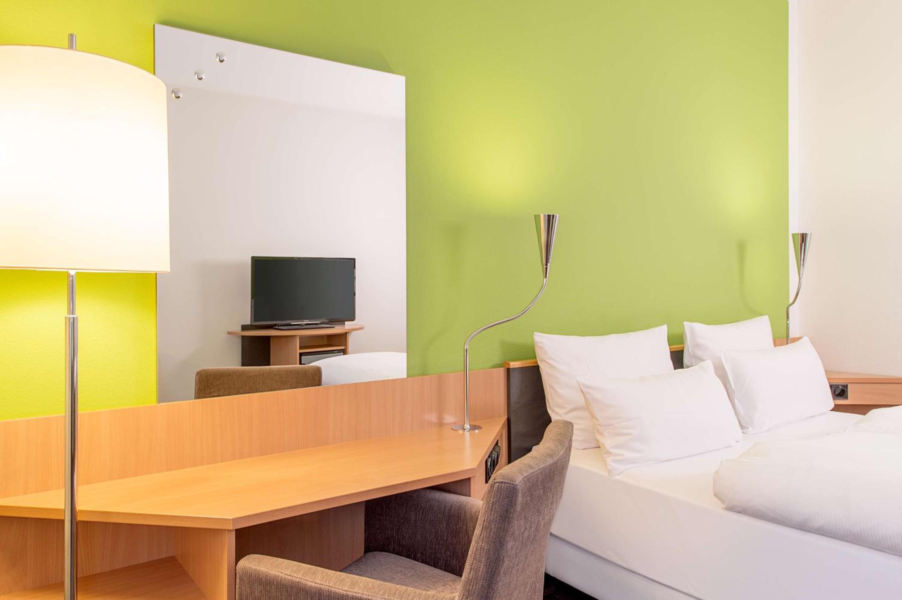 hampton by hilton barcelona fira gran via