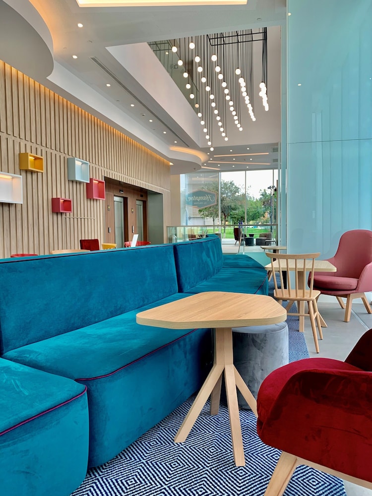 hampton by hilton barcelona fira gran via