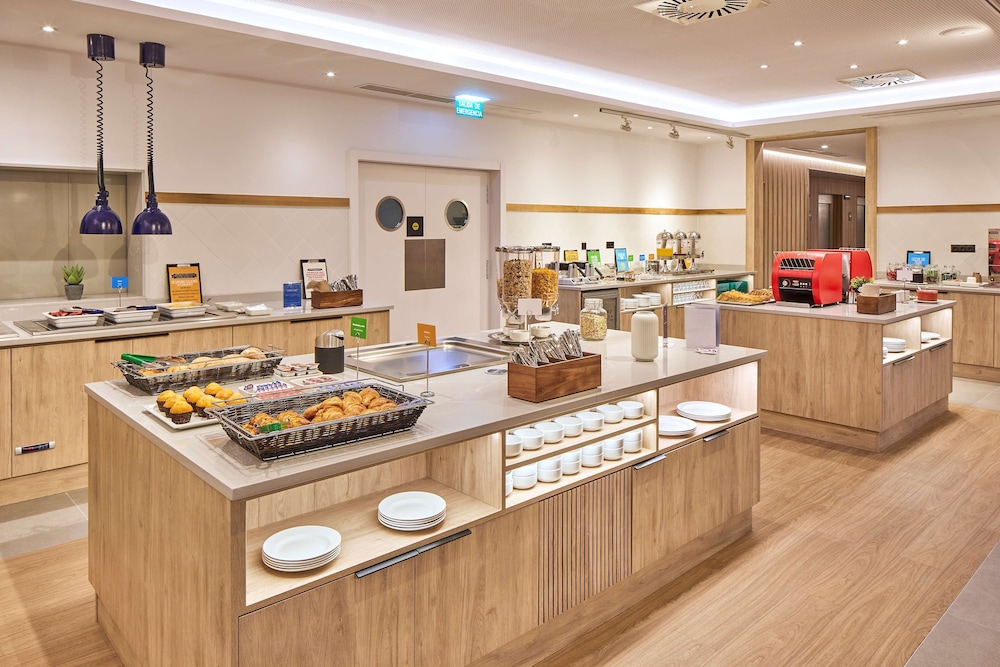 hampton by hilton barcelona fira gran via