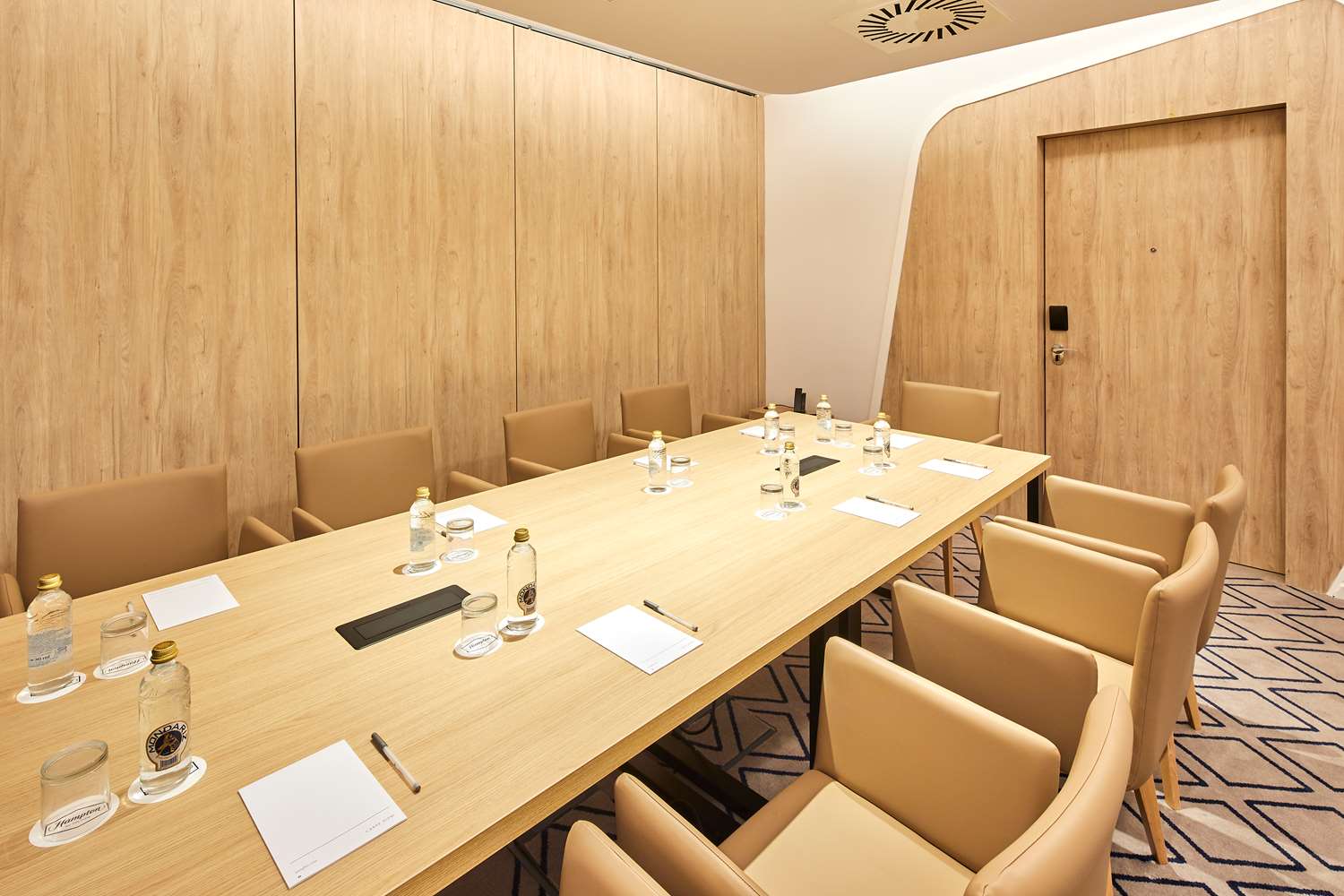 hampton by hilton barcelona fira gran via