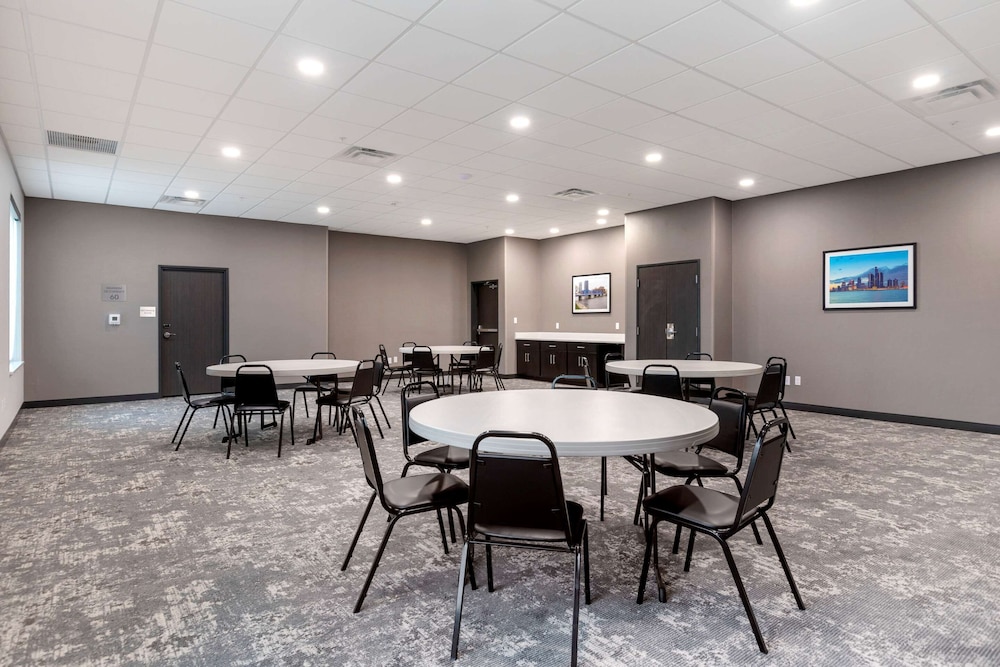 comfort inn and suites
