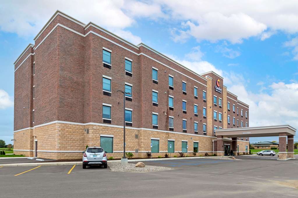 comfort inn and suites