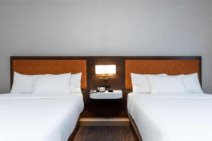 hampton inn and suites houston sugar land