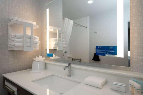hampton inn and suites houston sugar land