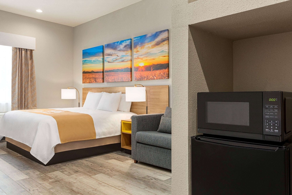 days inn and suites by wyndham greater tomball