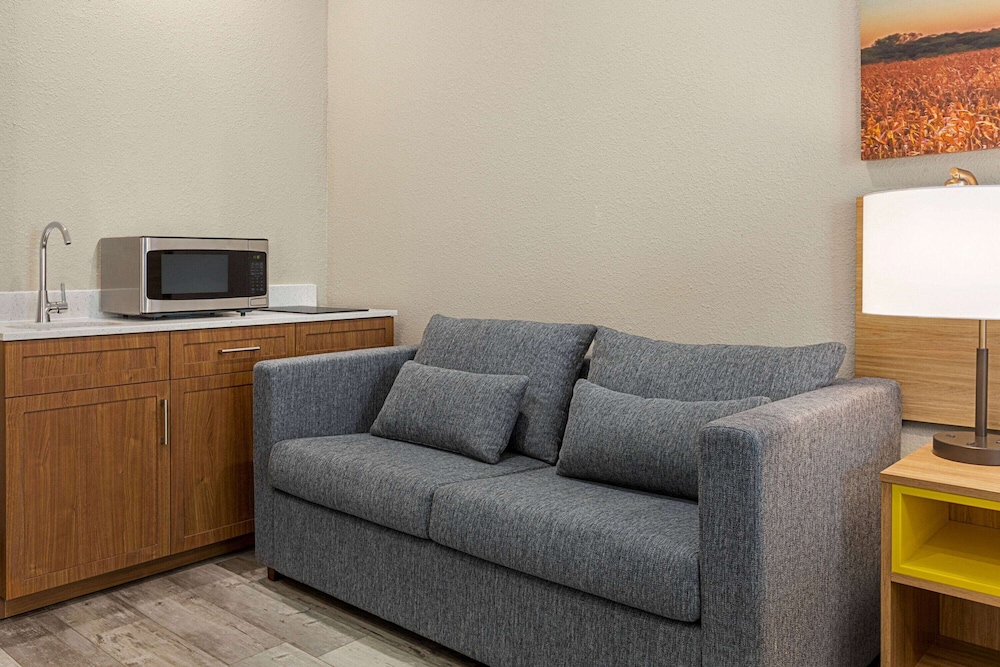 days inn and suites by wyndham greater tomball