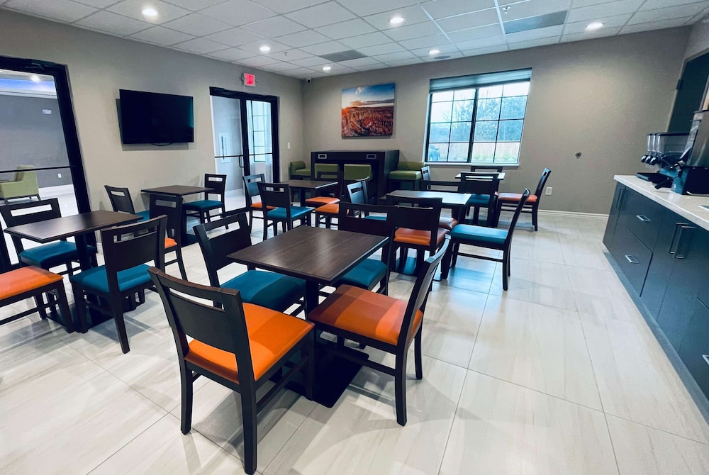 days inn and suites by wyndham greater tomball