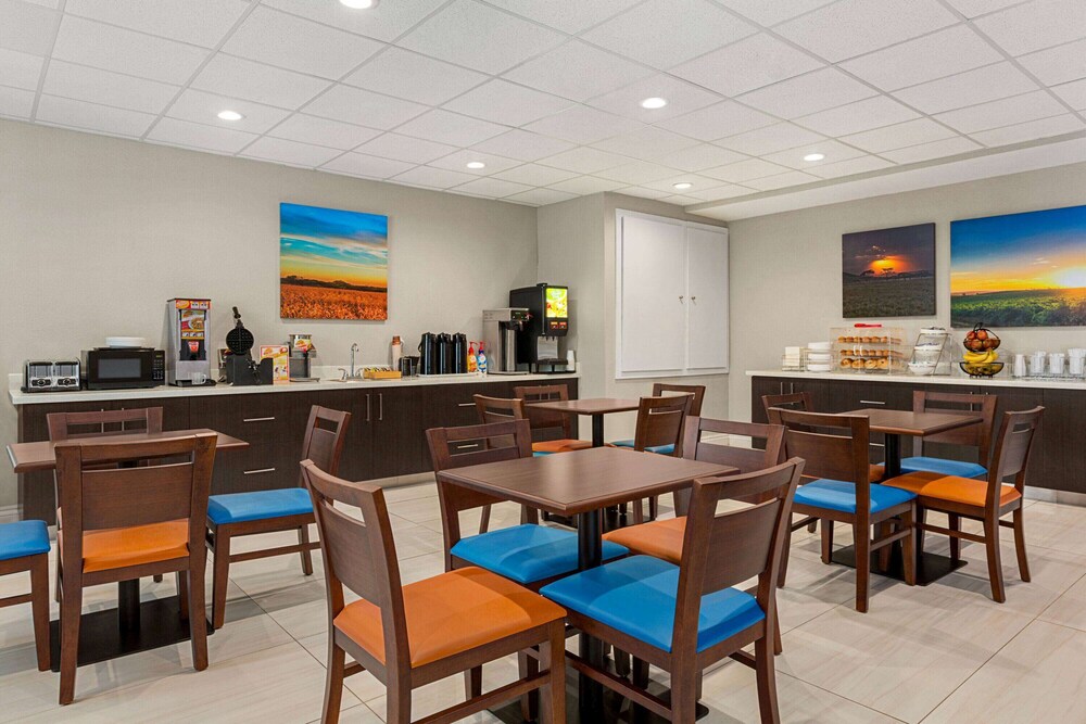 days inn and suites by wyndham greater tomball