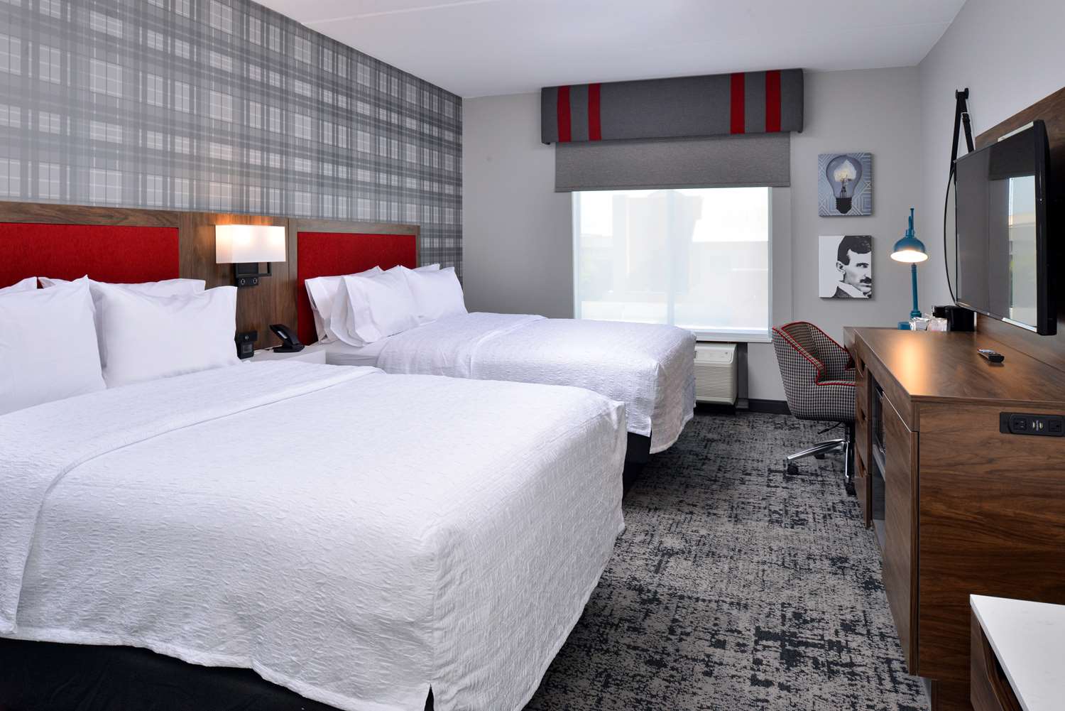 hampton inn and suites greensboro downtown