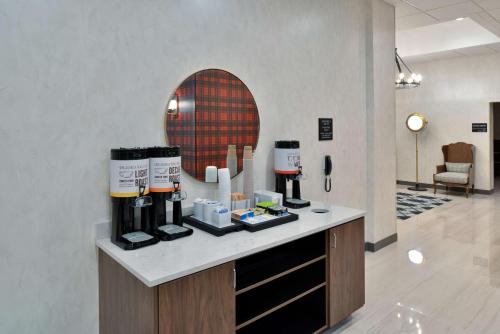 hampton inn and suites greensboro downtown