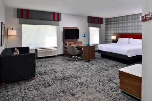 hampton inn and suites greensboro downtown