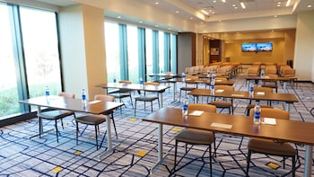 hyatt regency jfk airport at resorts world new york