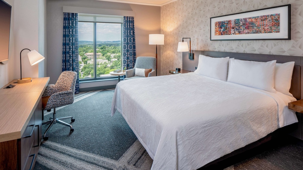 hilton garden inn austin university capitol district