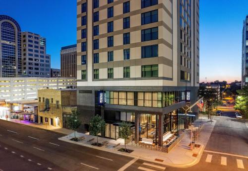 hilton garden inn austin university capitol district