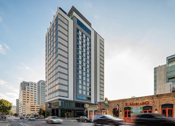 hilton garden inn austin university capitol district