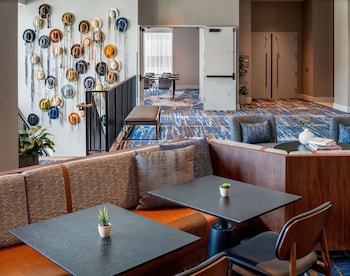 hilton garden inn austin university capitol district